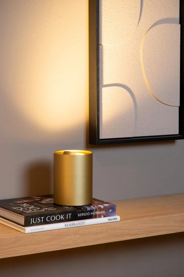 Lucide TUBE - Lampe de table - Ø 9,6 cm - LED 3 StepDim - GU10 - 1x5W 2600K/2800K - Or Mat / Laiton - ambiance 1